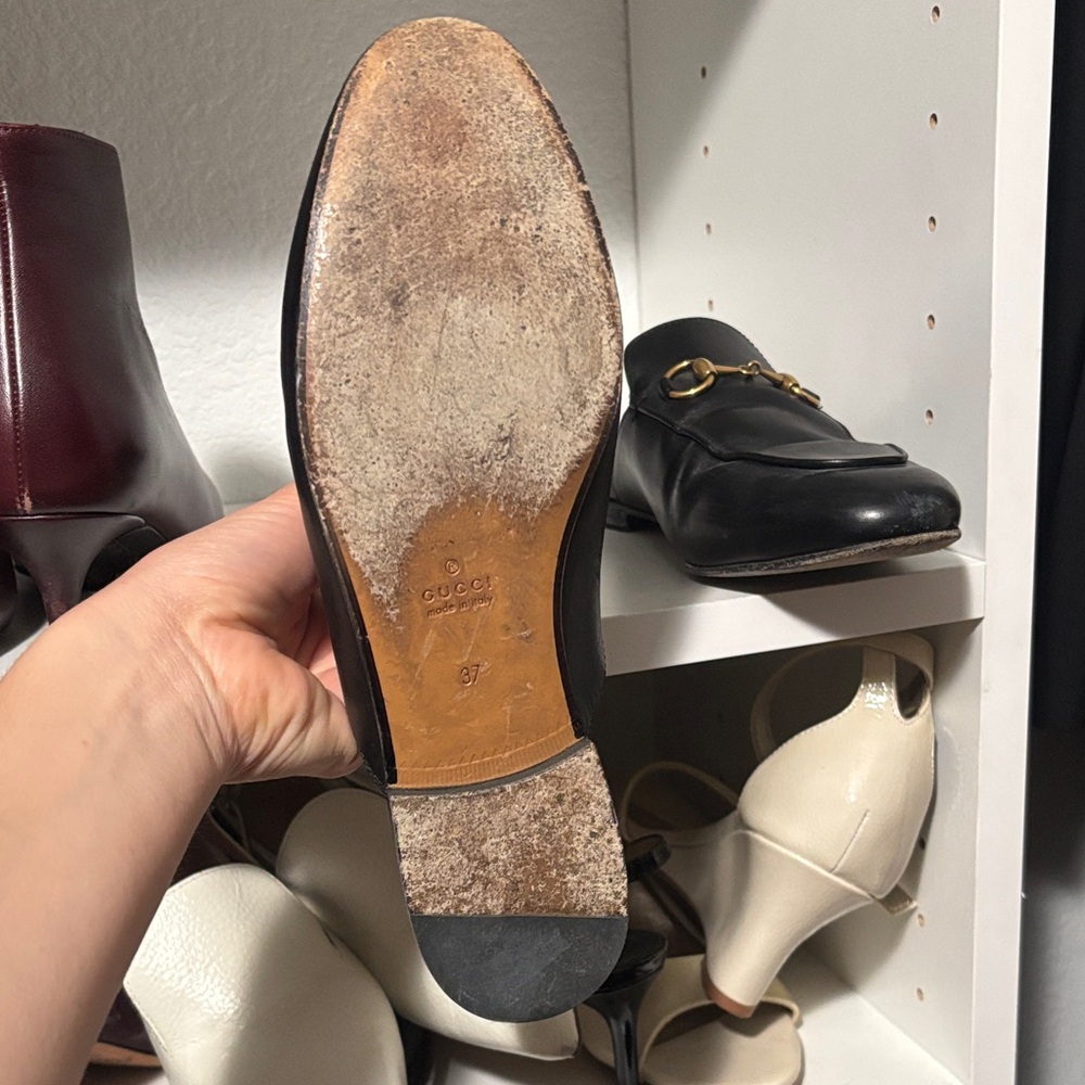 Gucci Black Leather Horsebit Mule Flats with Gold Hardware - Picture 4 of 5